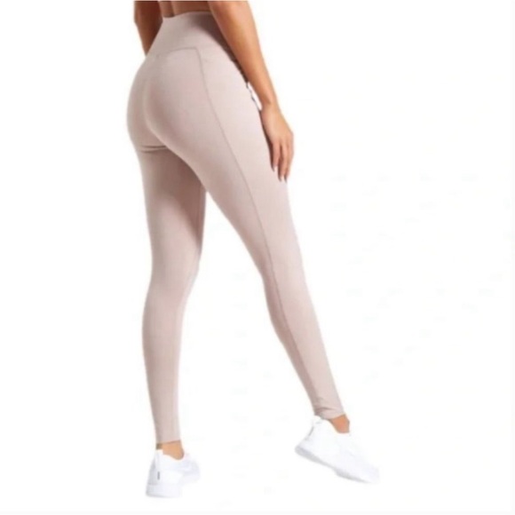 Gymshark Dreamy Leggings in Taupe - Picture 8 of 11